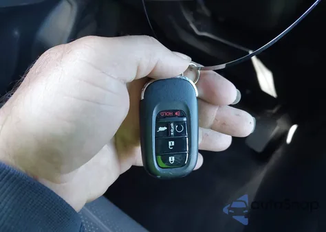 2026 Honda Cr-V Hybrid Awd Trailsport from USA, damaged, VIN 7FARS6H68TE000495